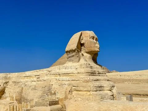 The Great Sphinx guards the pyramids of the pharaohs at Giza. Stock-Fotos