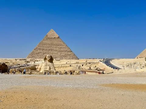The Great Sphinx guards the pyramids of the pharaohs at Giza. Stock-Fotos