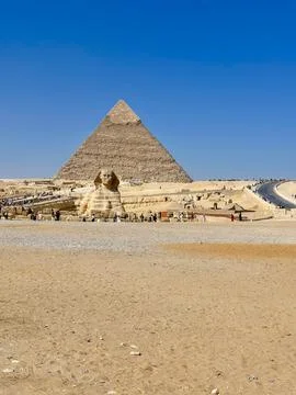 The Great Sphinx guards the pyramids of the pharaohs at Giza. Stock-Fotos