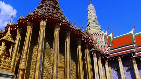 Great temple structure with rich decorations inside Royal Palace Vidéo 141150550