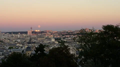 Great views of a super moon in Paris Stock Footage 63032050
