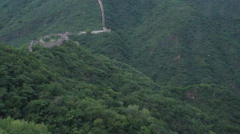 Great Wall and forest Stockbeeldmateriaal 65008299