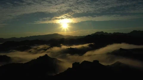 Great Wall Panoramic Sea of Clouds 4K Vídeos de archivo 334611503