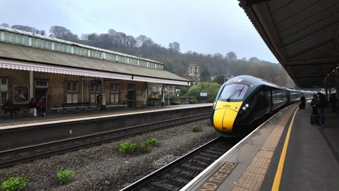 A Great Western Express train arrives at Bath Spa station Stock Footage 331727941