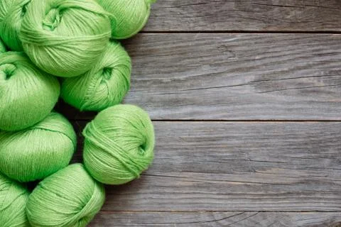 Green and Blue Roll Thread Pile for Wool Knitting Foto stock