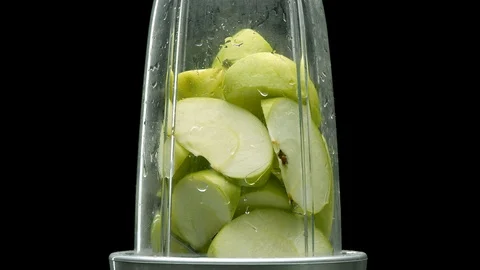 A green apple being blended 動画素材 128722753