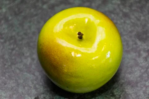 Green apple on a dark background Foto stock