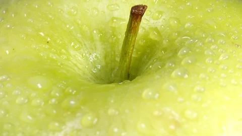 Green Apple In Extreme Close Up 库存影片 97375524