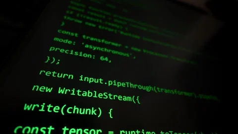 Green Automated Programming Code Generating on a Dark Computer Monitor Screen Vidéo 334726944