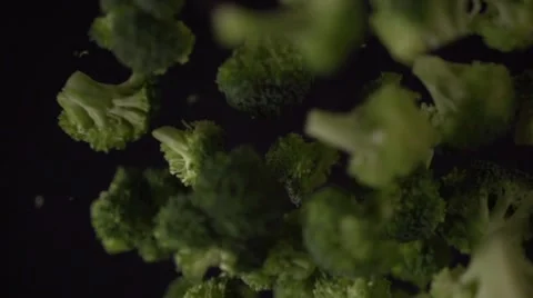 Green broccoli florets 库存影片 64544374