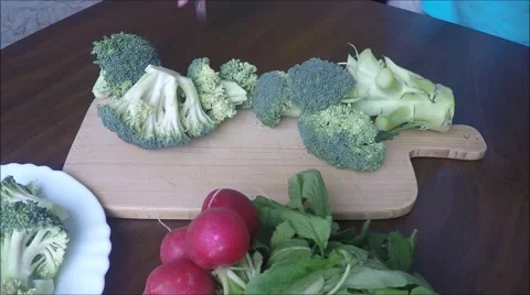 Green broccoli on wood table Stock Footage 46991474