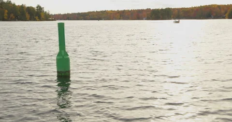 Green Buoy Starboard Floating 库存影片 232413873