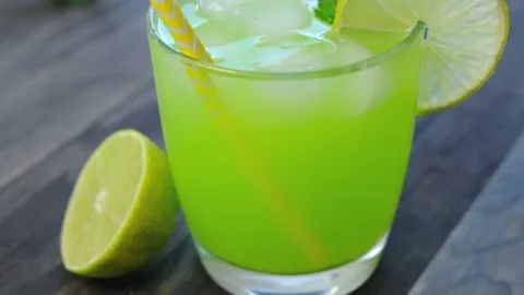 Green citrus or lime cocktail Stock Footage 155700152