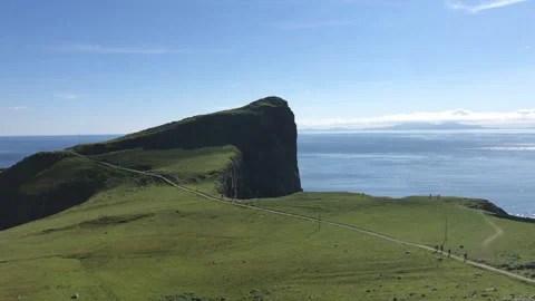 Green cliff Stockbeeldmateriaal 166508642