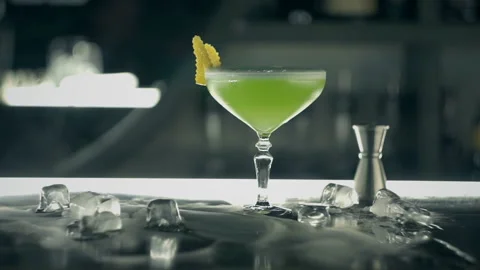 Green cocktail on the bar Stock Footage 113329187