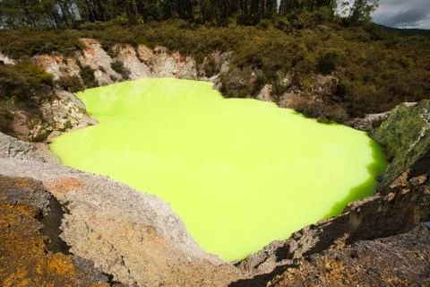 Green Devil's Bath Pool at Wai-O-Tapu Geothermal Area near Rotorua, New Zeala Stock Photos
