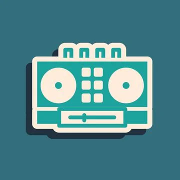 Green DJ remote for playing and mixing music icon isolated on green background Ilustração Stock