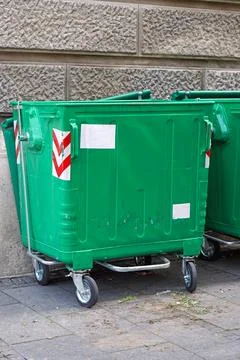 Green dumpster bin Stock Photos