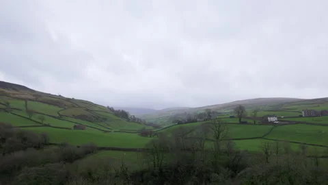 Green fields with mist Vídeo Stock 273577401