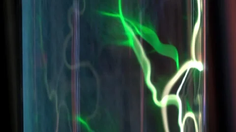 Green flashes in high-voltage gas discharge bulb 스톡 동영상 321744009