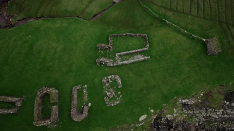 Green grass fields of Faroe Islands Видео 165398250
