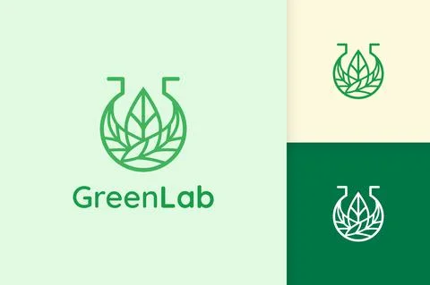 Green lab logo with leaf shape for science or chemistry Illustrazione stock