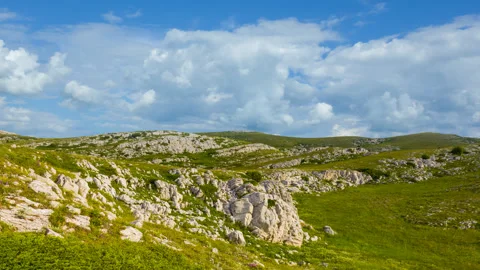 Green mountain scene time lapse scene Stock Footage 263916028