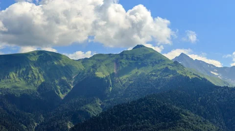 Green Mountains in the clouds. HDR. Time Lapse. Sochi, Russia. 4K Vídeo Stock 53835867