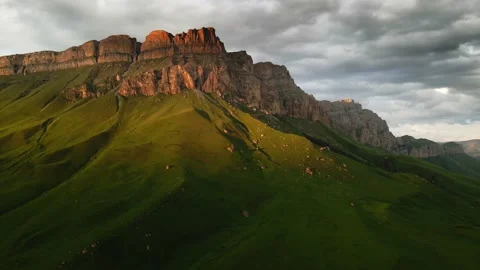 Green mountains in the evening sunlight Video stock 232199190