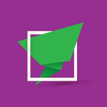 Green origami speech bubble or banner isolated on violet background. Ribbon Stockillustratie
