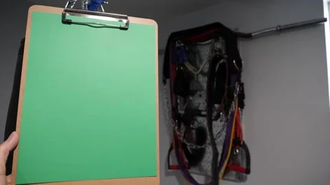 Green paper on a clipboard 库存影片 280143700