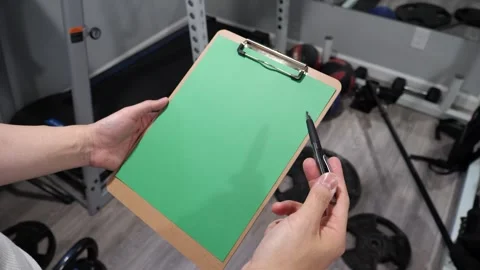 Green paper on a clipboard 库存影片 280143723