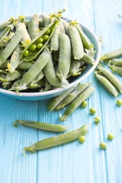 Green peas on a table Stock-Fotos