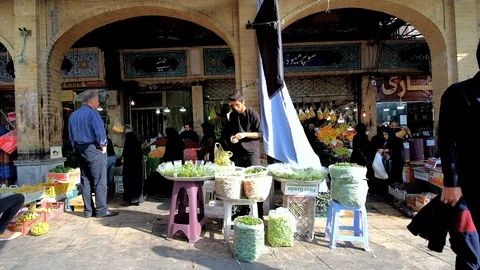 Green peas vendor, Tajrish Bazaar, Tehran, Iran Video stock 95558635