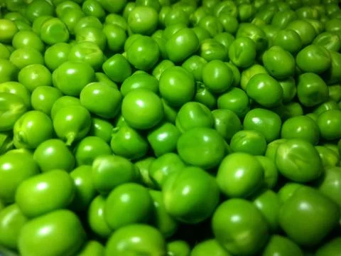Green peas on white background Foto stock
