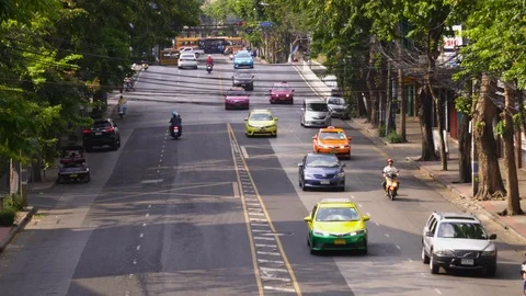 Green road,traffic is not chaotic Stock Footage 110383676
