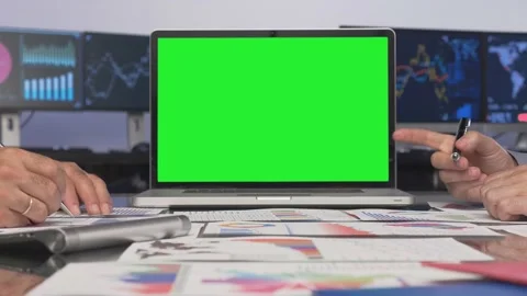 Green Screen Laptop Stockbeeldmateriaal 200177238
