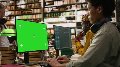 Green screen mockup on desktop computer with tracking markers 스톡 동영상 337229040