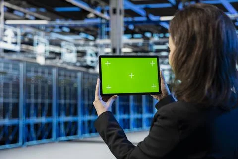 Green screen mockup tablet, cloud computing and admin in data center Stockfoto's