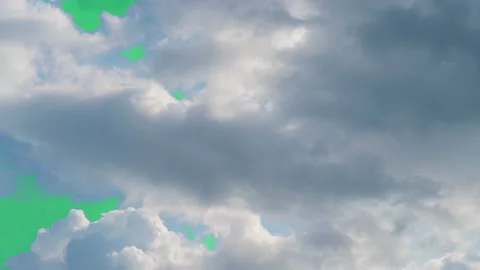 The green screen of moving white clouds with 4K resolution. Vídeos de archivo 146055693