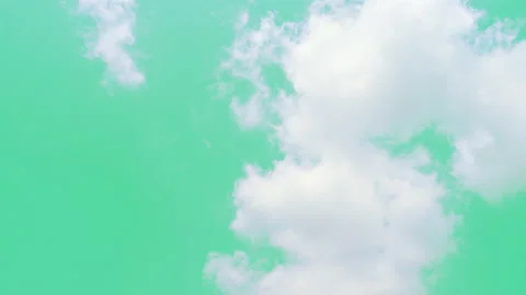 The green screen of moving white clouds with 4K resolution. Stock-Footage 219713514