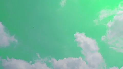 The green screen of moving white clouds with 4K resolution. Stock-Footage 228347967