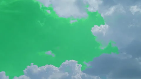 The green screen of moving white clouds with 4K resolution. Stock-Footage 254536259