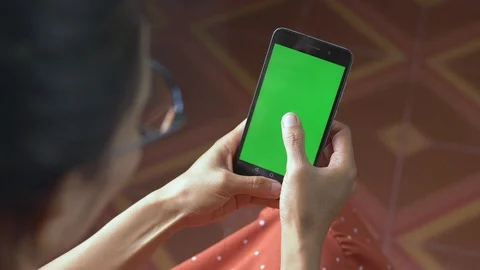 Green screen Over the shoulder shot of young Caucasian female Stock Footage 115669527