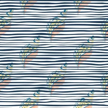 Green seashells seamless pattern on stripes background. Geometric sea shell v Illustrazione stock