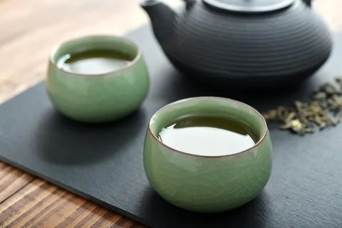 Green tea in a small cups 스톡 사진