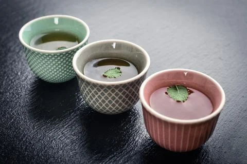 Green tea in  small cups Foto stock