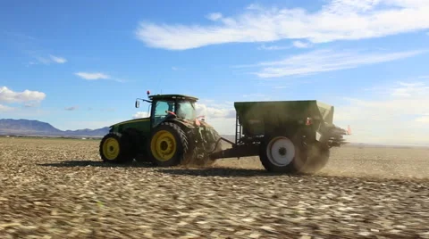 Green Tractor Видео 52330633