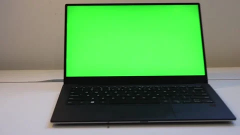 Greenscreen Laptop zoom in Video stock 202011893