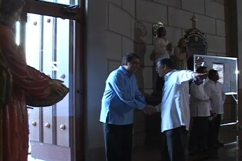 Greeter  Stock Footage 146654